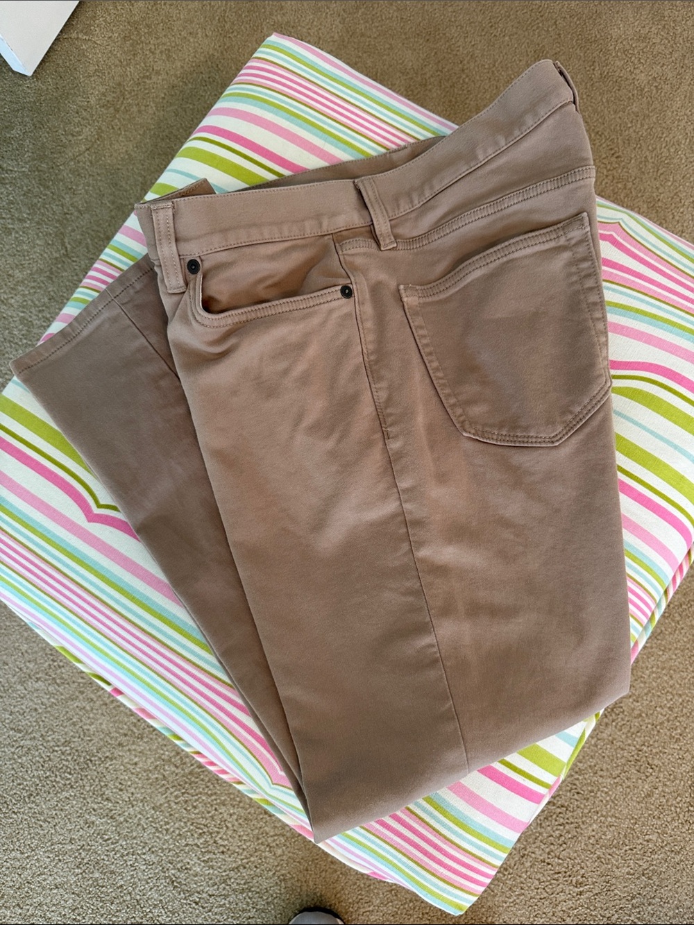Men’s Banana Republic Slim Traveler Khaki Slacks  33 x 30 hemmed to 28